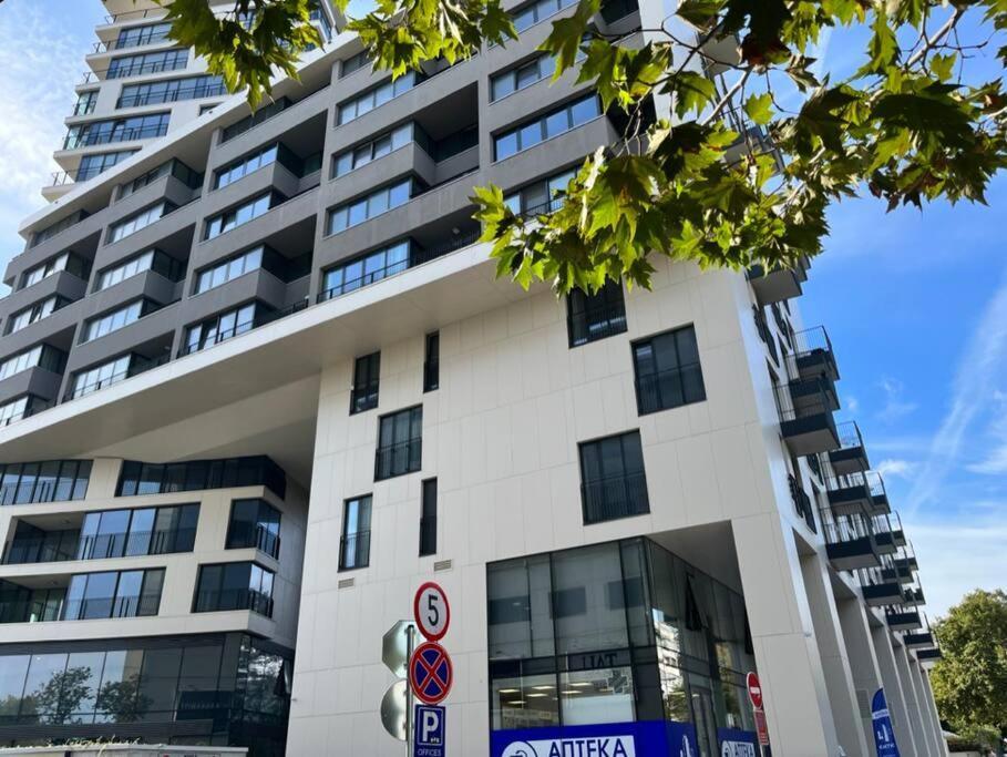 Sunlit Elegance Escape Apartment Varna ภายนอก รูปภาพ